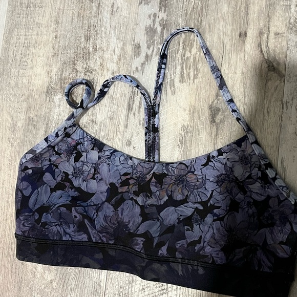 Lululemon flow Y nula bra! 😊❤️😊❤️ - Picture 1 of 5
